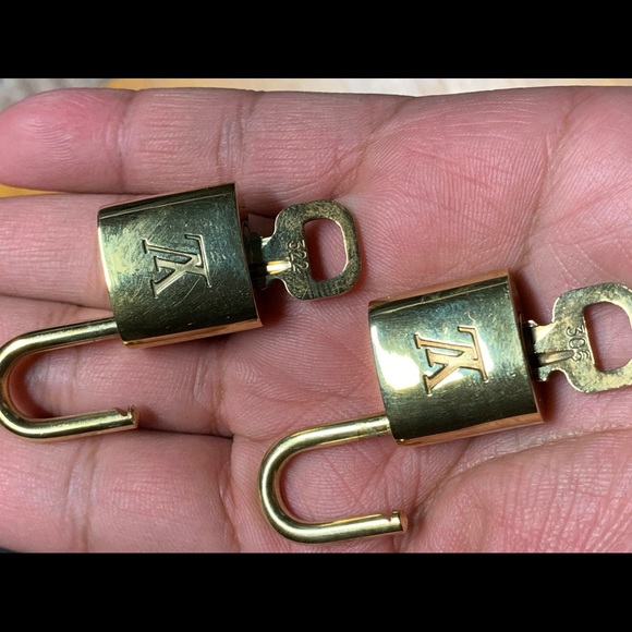 LV Lock - Authentic from Japan - Picture 5 of 5